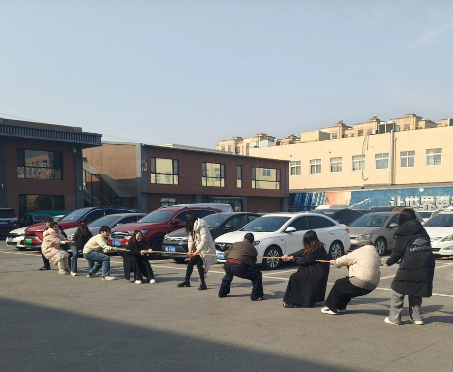 Zemeijia တွင် မွန်းတည့်ချိန်စစ်ပွဲနှင့် ကြိုးခုန်