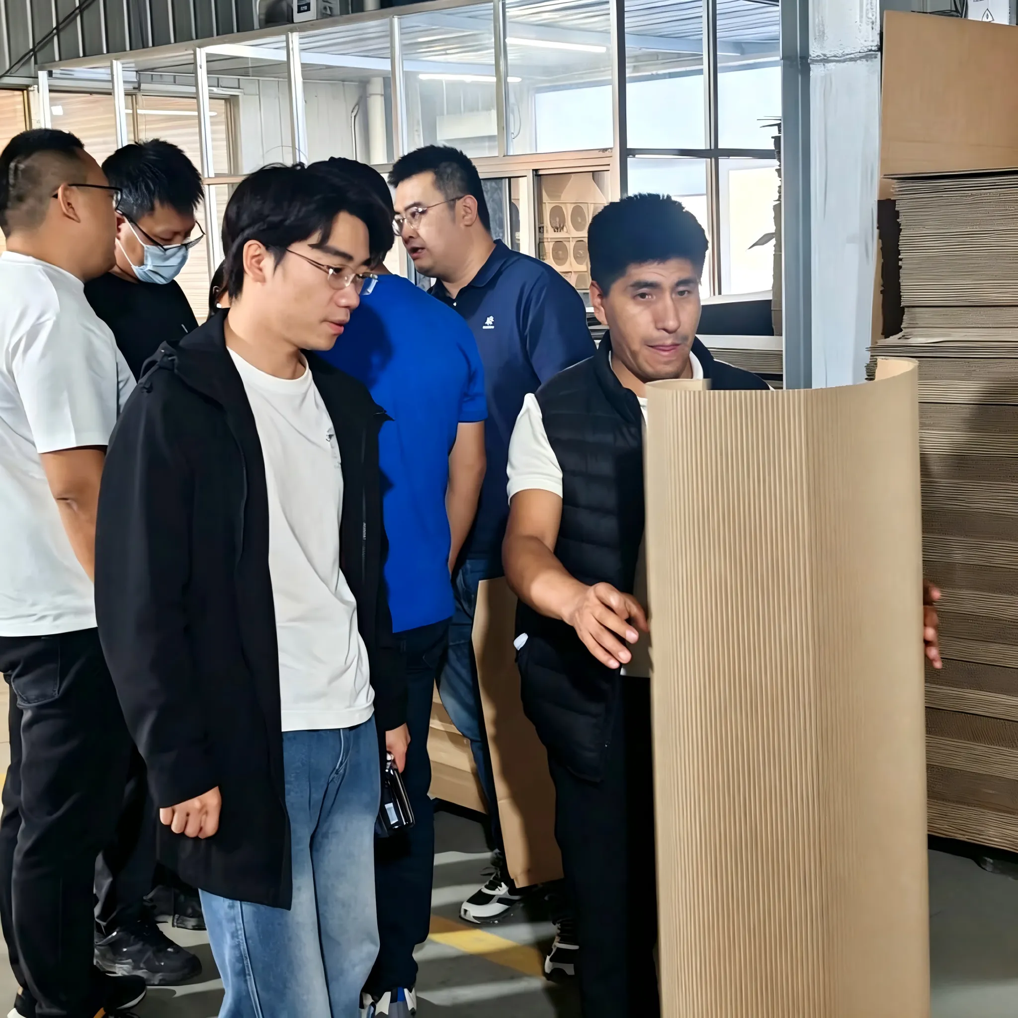ZMJ ထုပ်ပိုးမှုသည် Site Factory စစ်ဆေးခြင်းနှင့် အမှာစာ အပြီးသတ်ခြင်းအတွက် ပီရူးဖောက်သည်များကို ကြိုဆိုပါသည်။