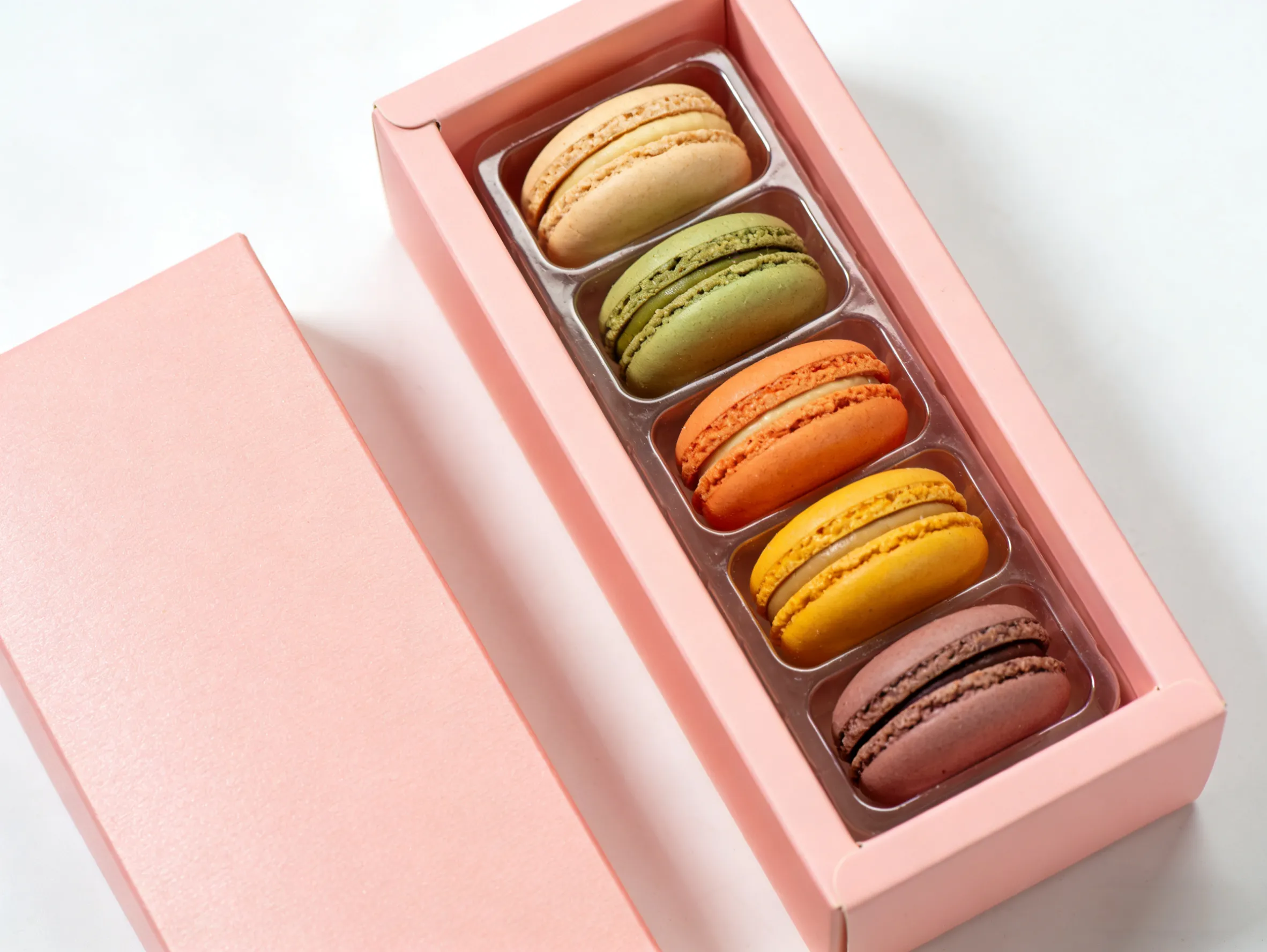 divider နှင့် window နှင့်အတူ printed macaron ထုပ်ပိုးသေတ္တာများပုံနှိပ်